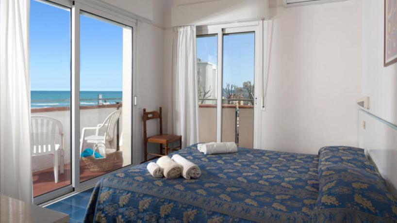 Hotel Panoramic Riccione Bagian luar foto
